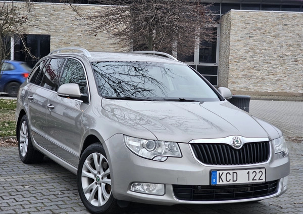 Skoda Superb cena 44900 przebieg: 224000, rok produkcji 2013 z Szydłowiec małe 631